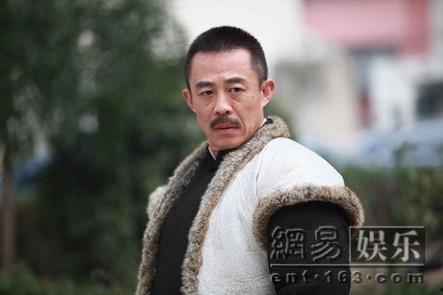 侯勇图片,硬汉形象深入人心